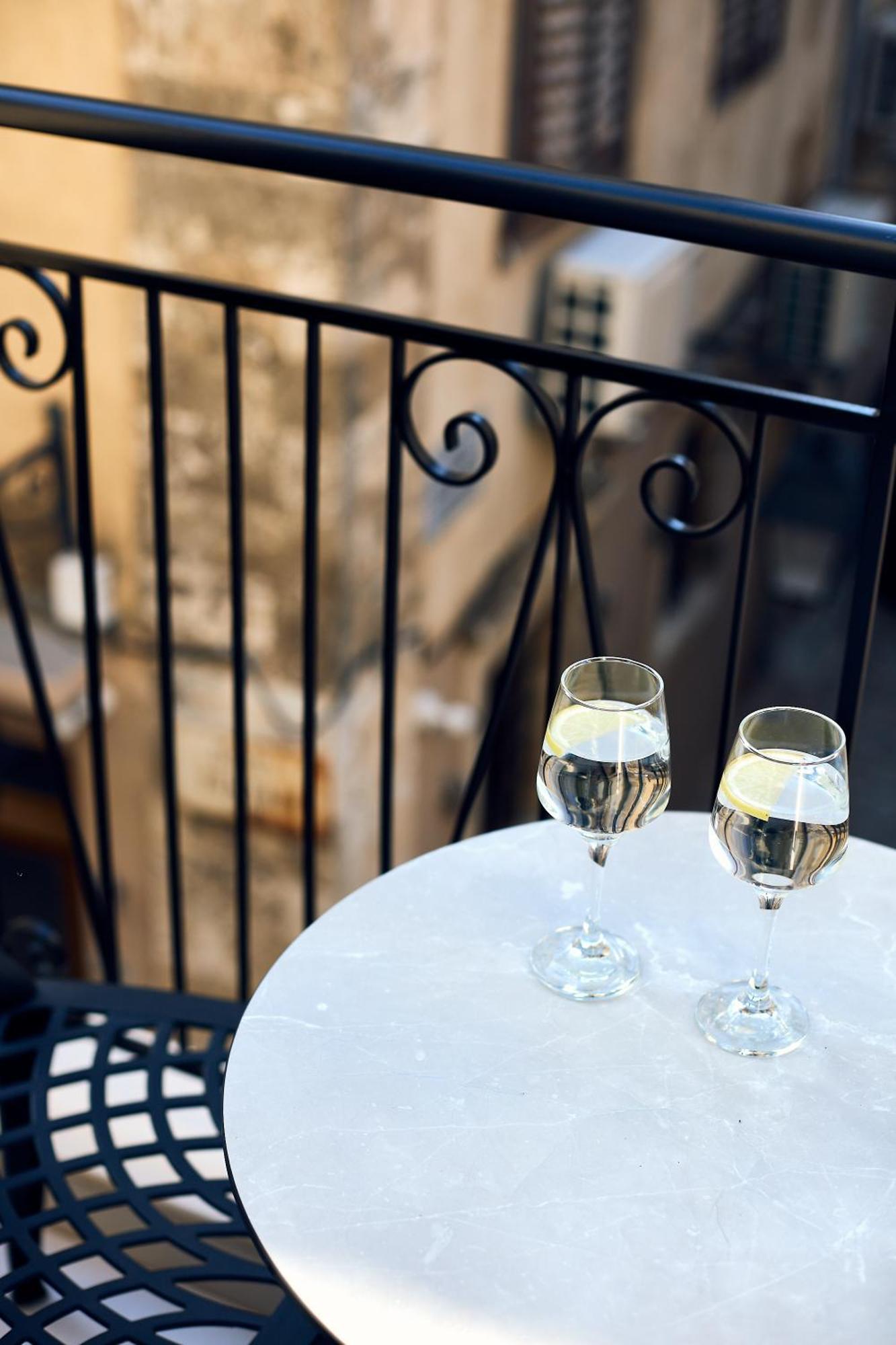 Grande Madonna Luxury Boutique Suites Rethymno  Bilik gambar